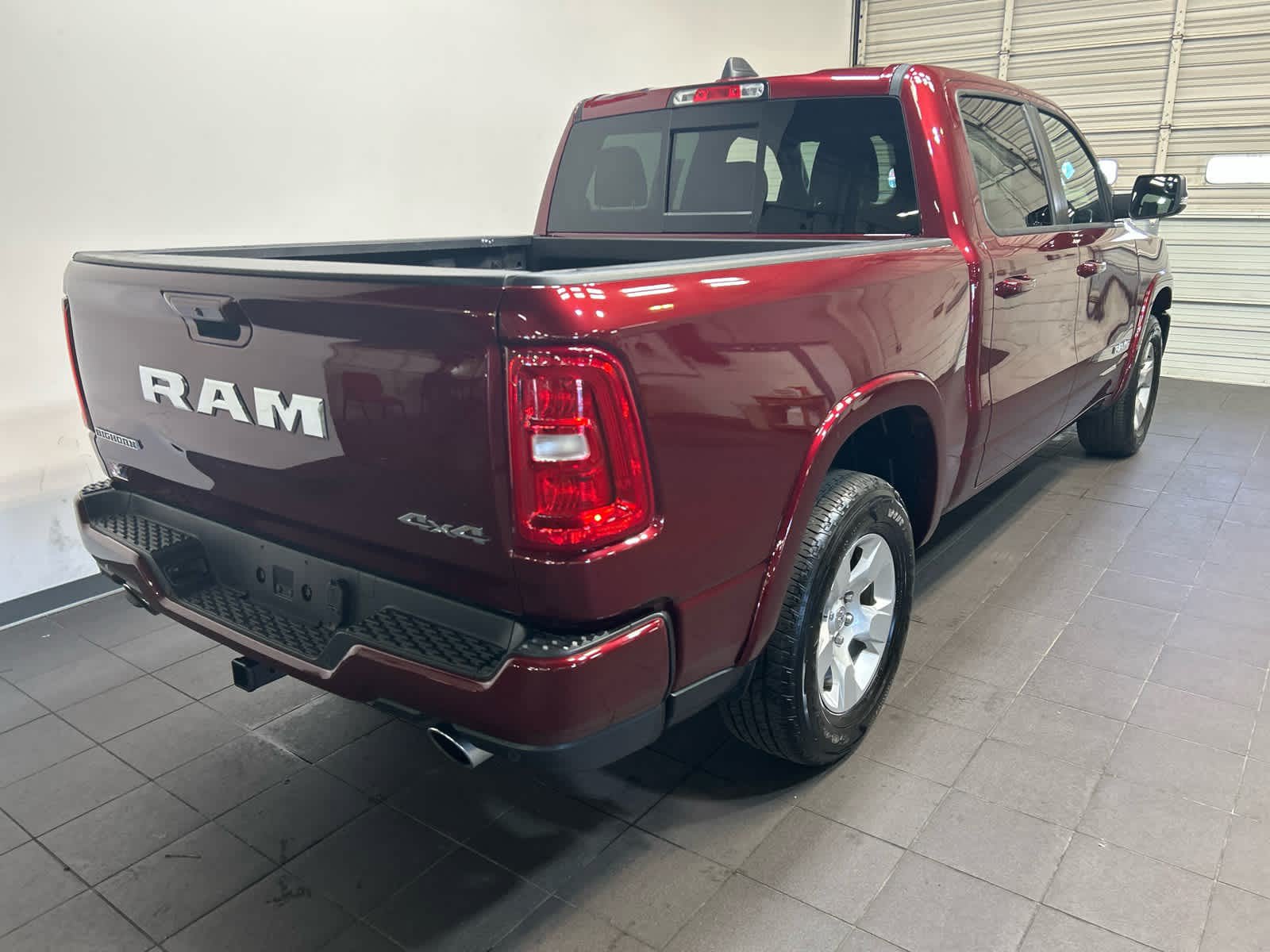 Used 2025 RAM 1500 Big Horn AWD/4WD image 3