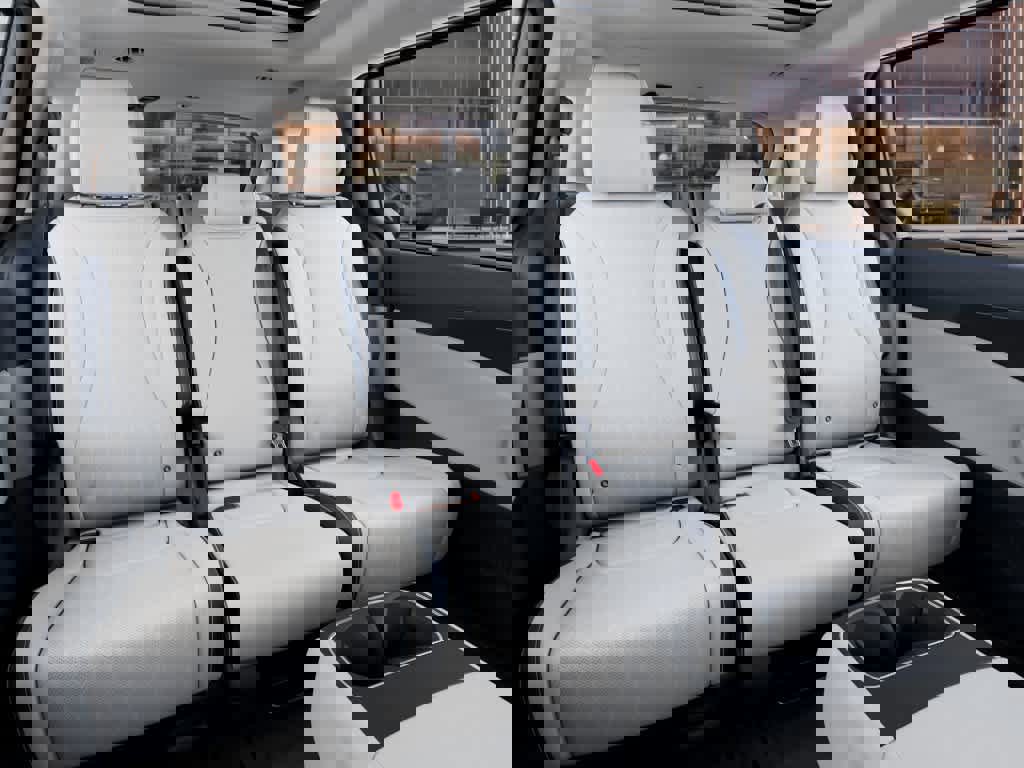 New 2026 Kia Carnival SX image 16