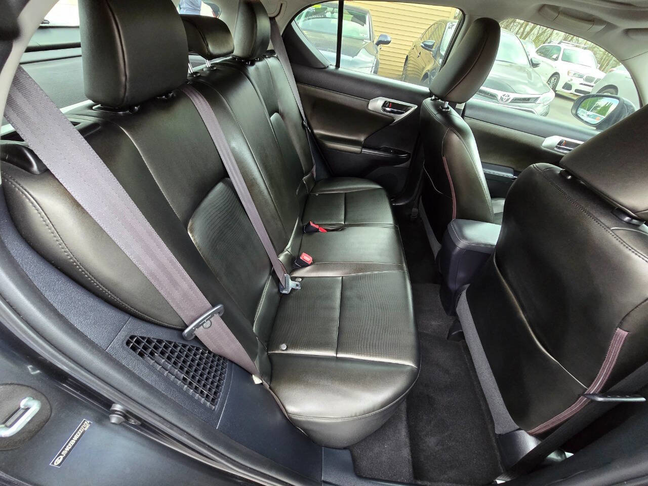 Used 2011 Lexus CT 200h Premium image 26