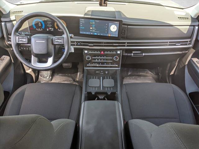 Used 2025 Hyundai Santa Fe SE FWD image 19