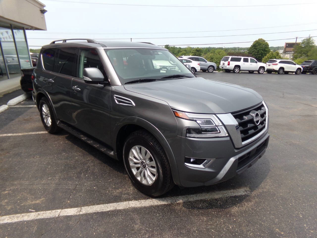 Used 2023 Nissan Armada SV image 9