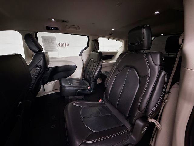 Used 2022 Chrysler Pacifica Touring-L image 23