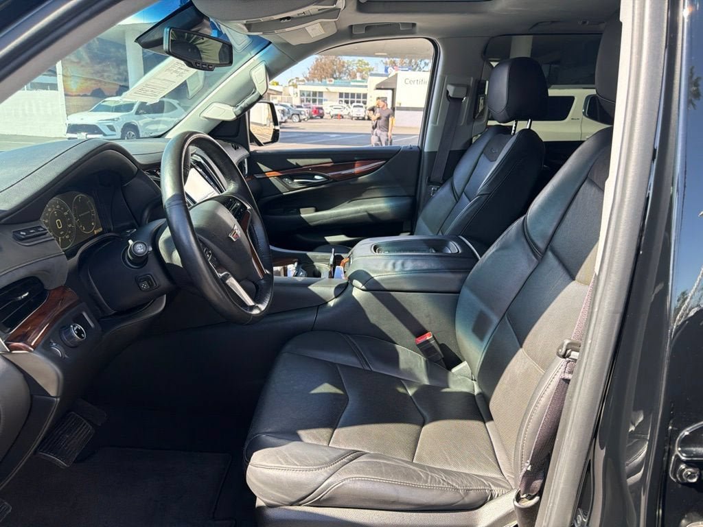 Used 2015 Cadillac Escalade ESV Luxury RWD image 9