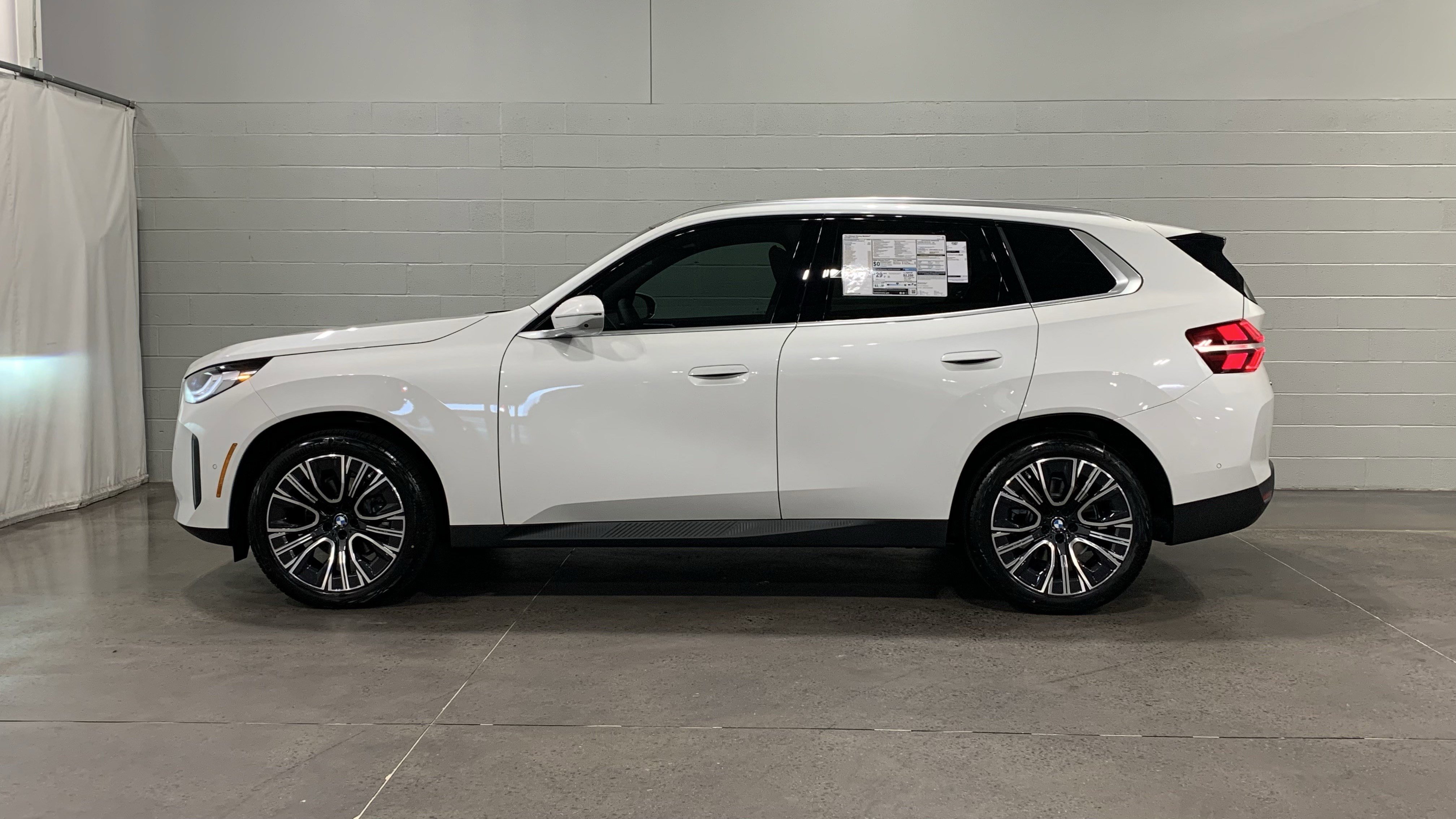 Used 2026 BMW X3 xDrive30 w/ Premium Package image 5