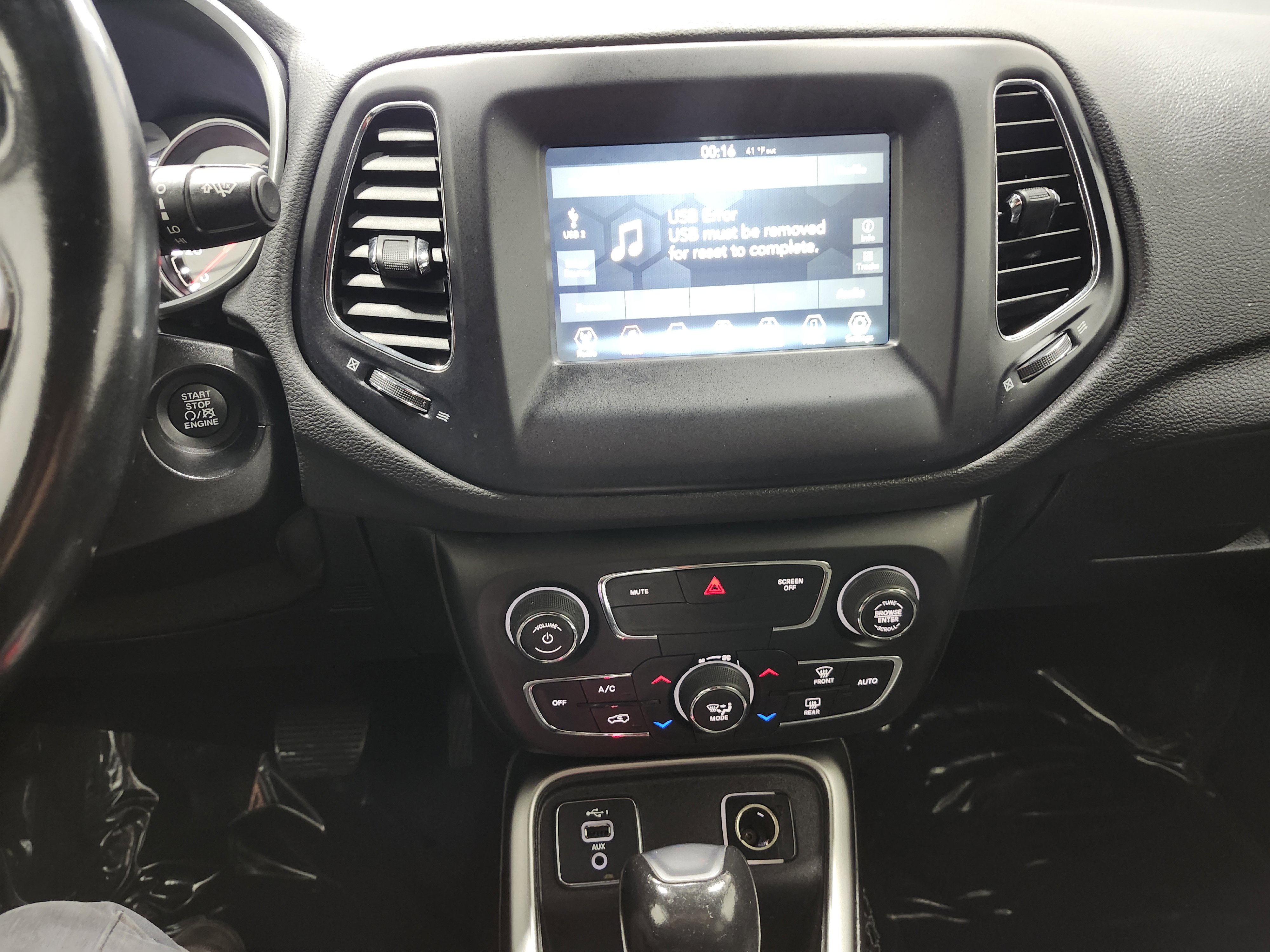 Used 2021 Jeep Compass Latitude w/ Convenience Group image 29