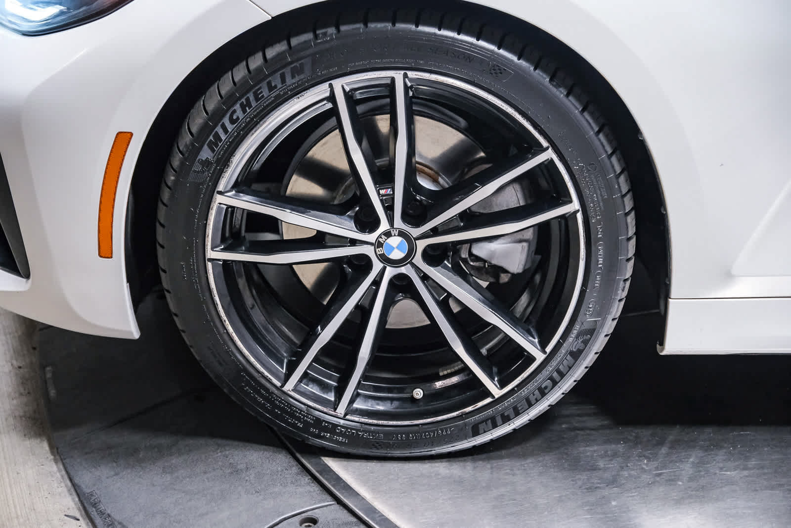 Used 2022 BMW 330i Sedan w/ M Sport Package RWD image 10
