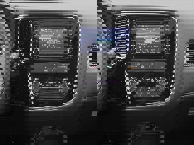 Used 2017 Mitsubishi Outlander SE image 26