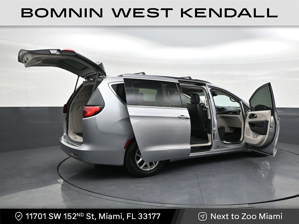 Used 2020 Chrysler Voyager Lxi image 28