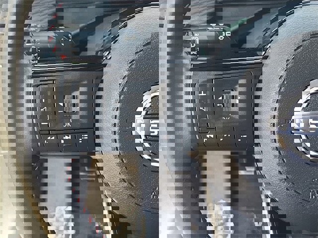 Certified 2025 Nissan Kicks SR image 20