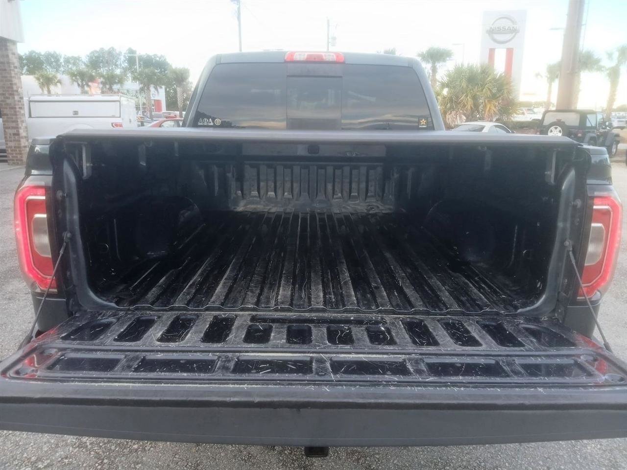 Used 2017 GMC Sierra 1500 SLT w/ SLT Premium Package image 14