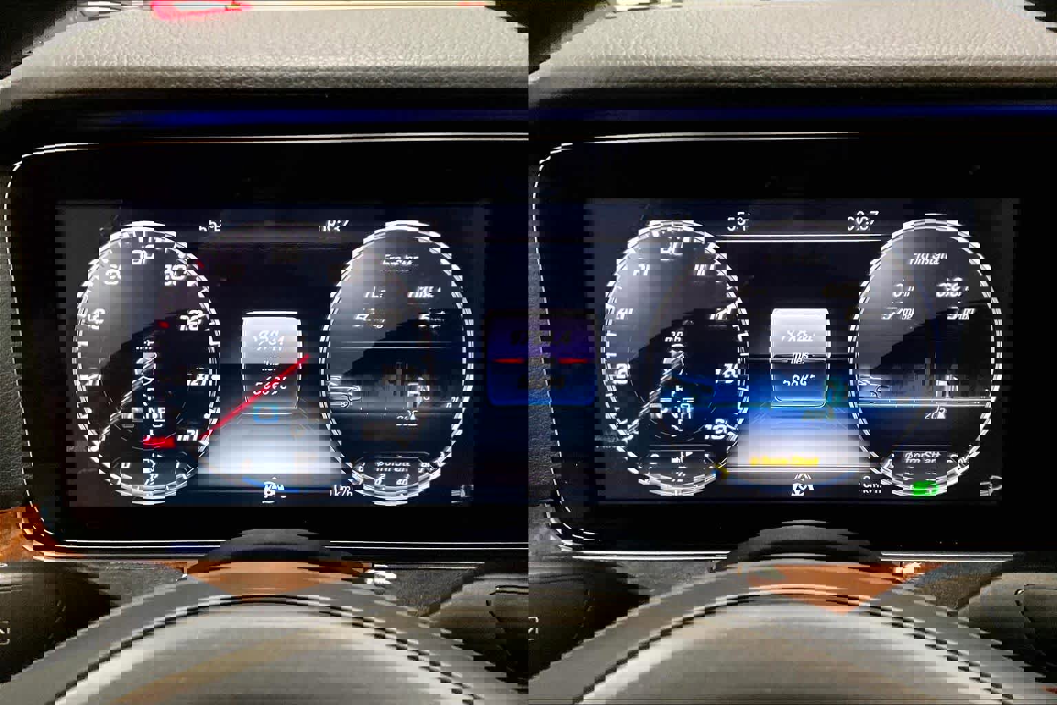 Used 2018 Mercedes-Benz E 400 4MATIC Sedan image 26