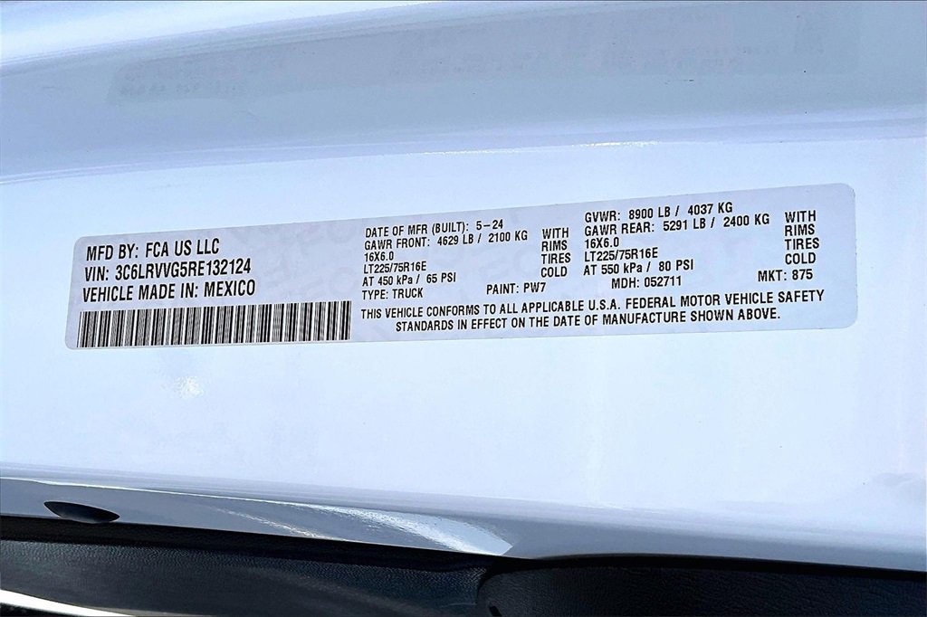 Used 2024 RAM ProMaster 2500 w/ Convenience Group image 32