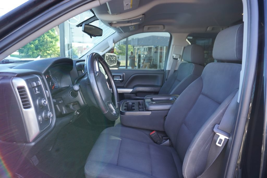 Used 2018 Chevrolet Silverado 1500 LT w/ All Star Edition AWD/4WD image 2