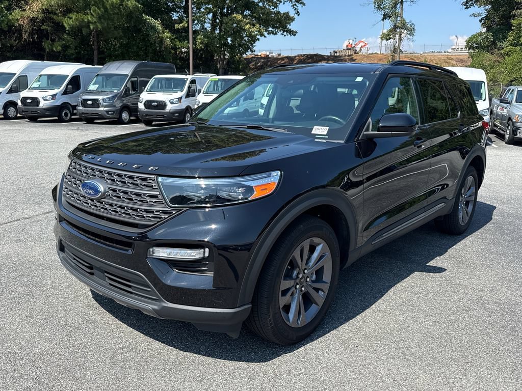 Used 2024 Ford Explorer XLT w/ Equipment Group 202A AWD/4WD video 3