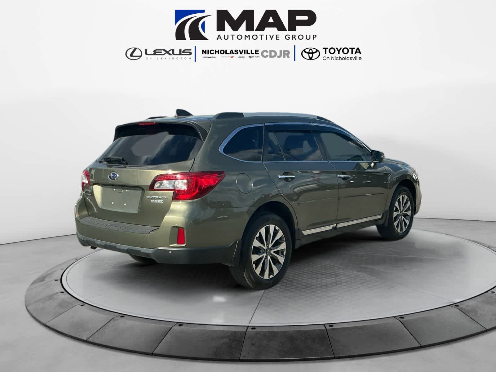 Used 2017 Subaru Outback 2.5i Touring w/ Popular Package #5A AWD/4WD image 5