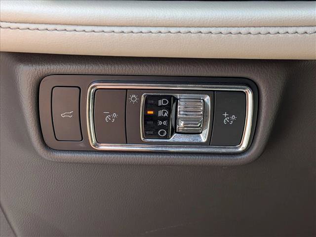 Used 2022 Lincoln Aviator Reserve w/ Equipment Group 201A AWD/4WD image 17