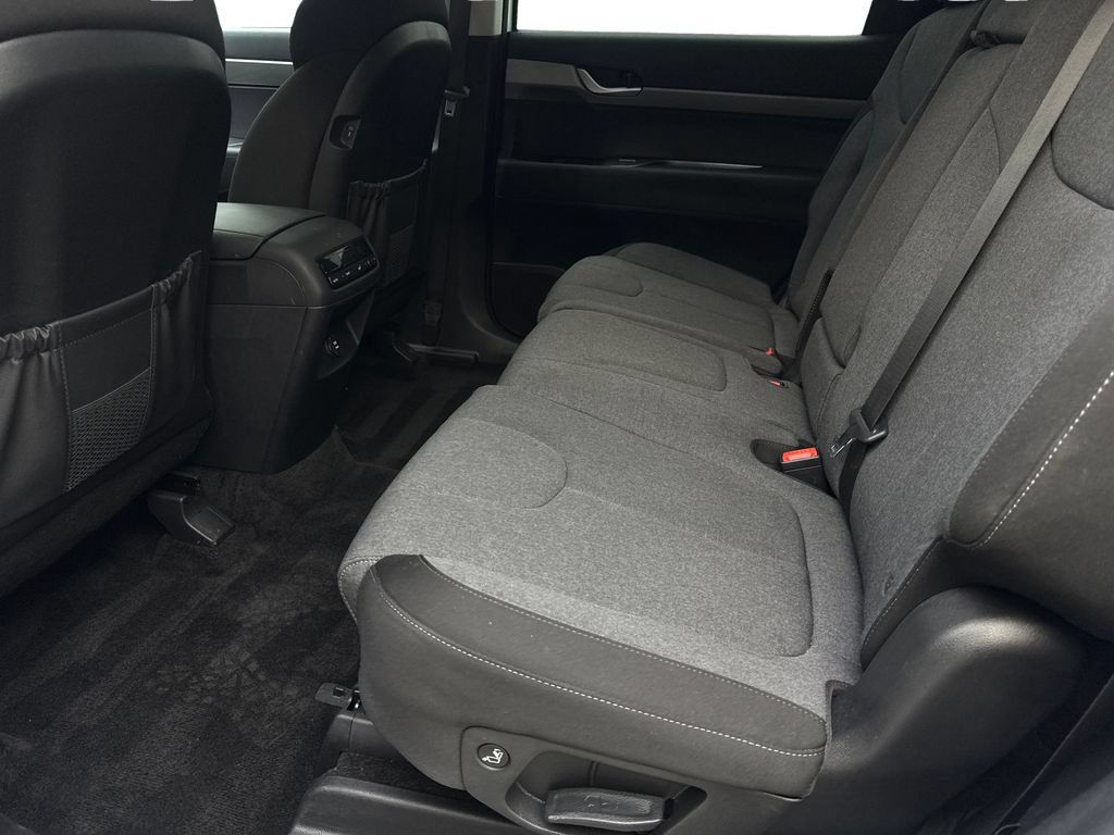 Used 2025 Hyundai Palisade SE FWD image 32