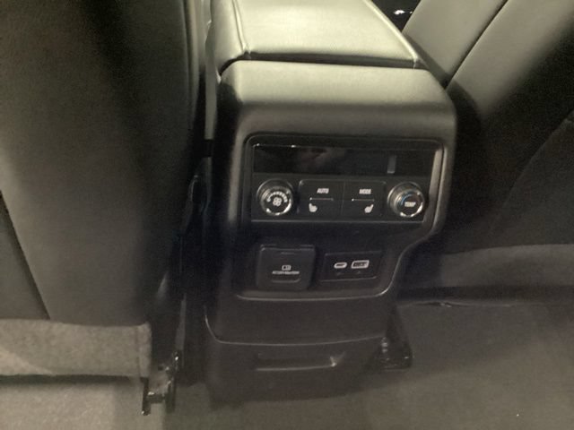 Used 2023 GMC Acadia SLT w/ Elevation Edition AWD/4WD image 13