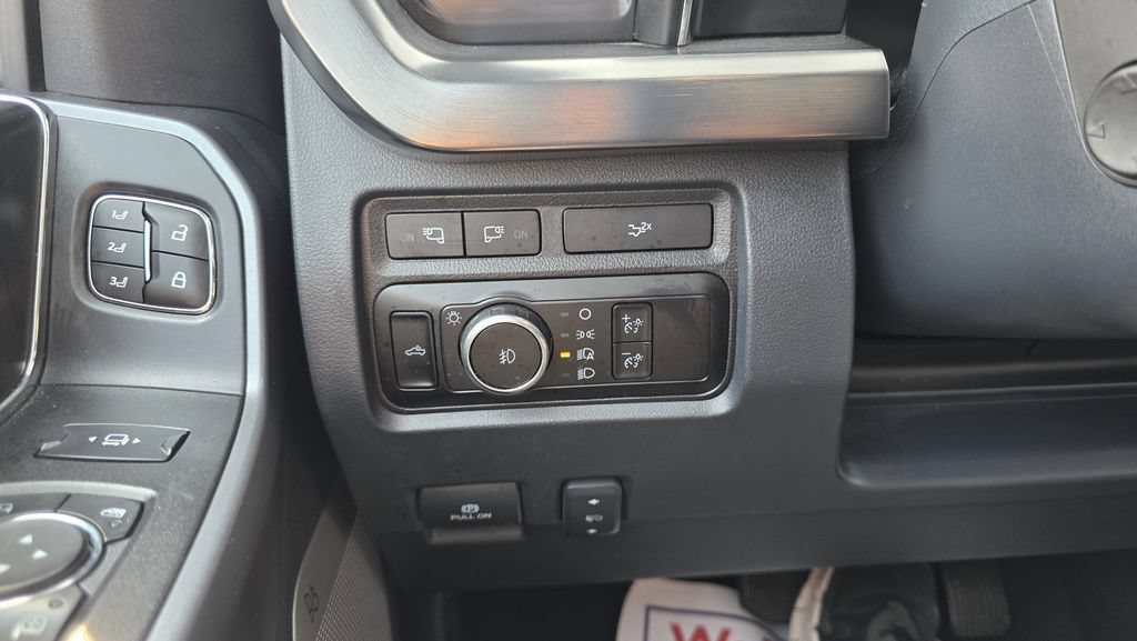 Used 2024 Ford F250 Lariat AWD/4WD image 21