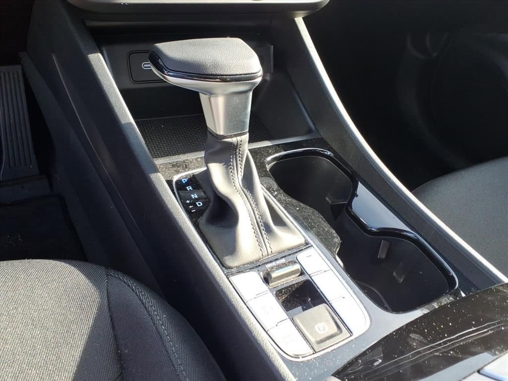 Used 2025 Hyundai Tucson SE image 11