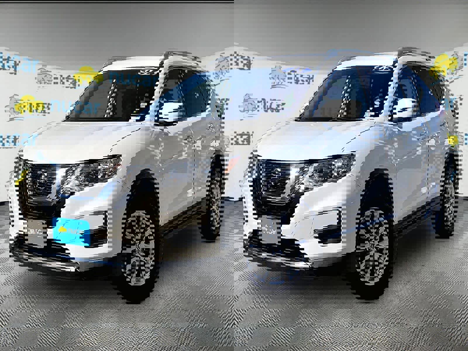 Used 2018 Nissan Rogue SV w/ Premium Package AWD/4WD image 3