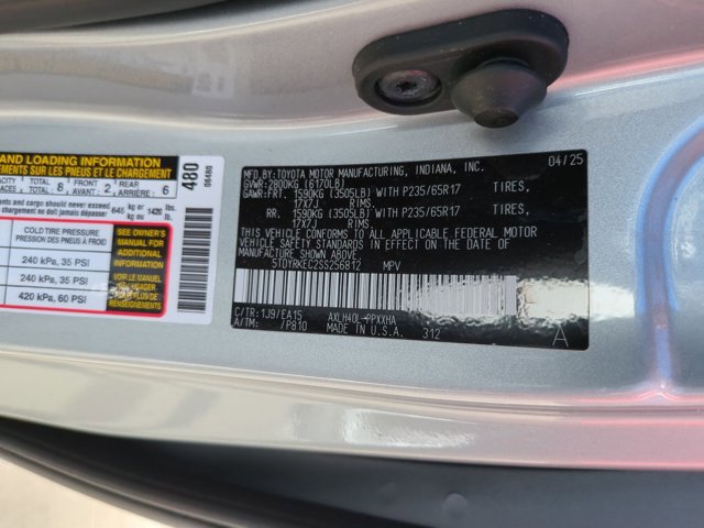 Used 2025 Toyota Sienna XLE image 25