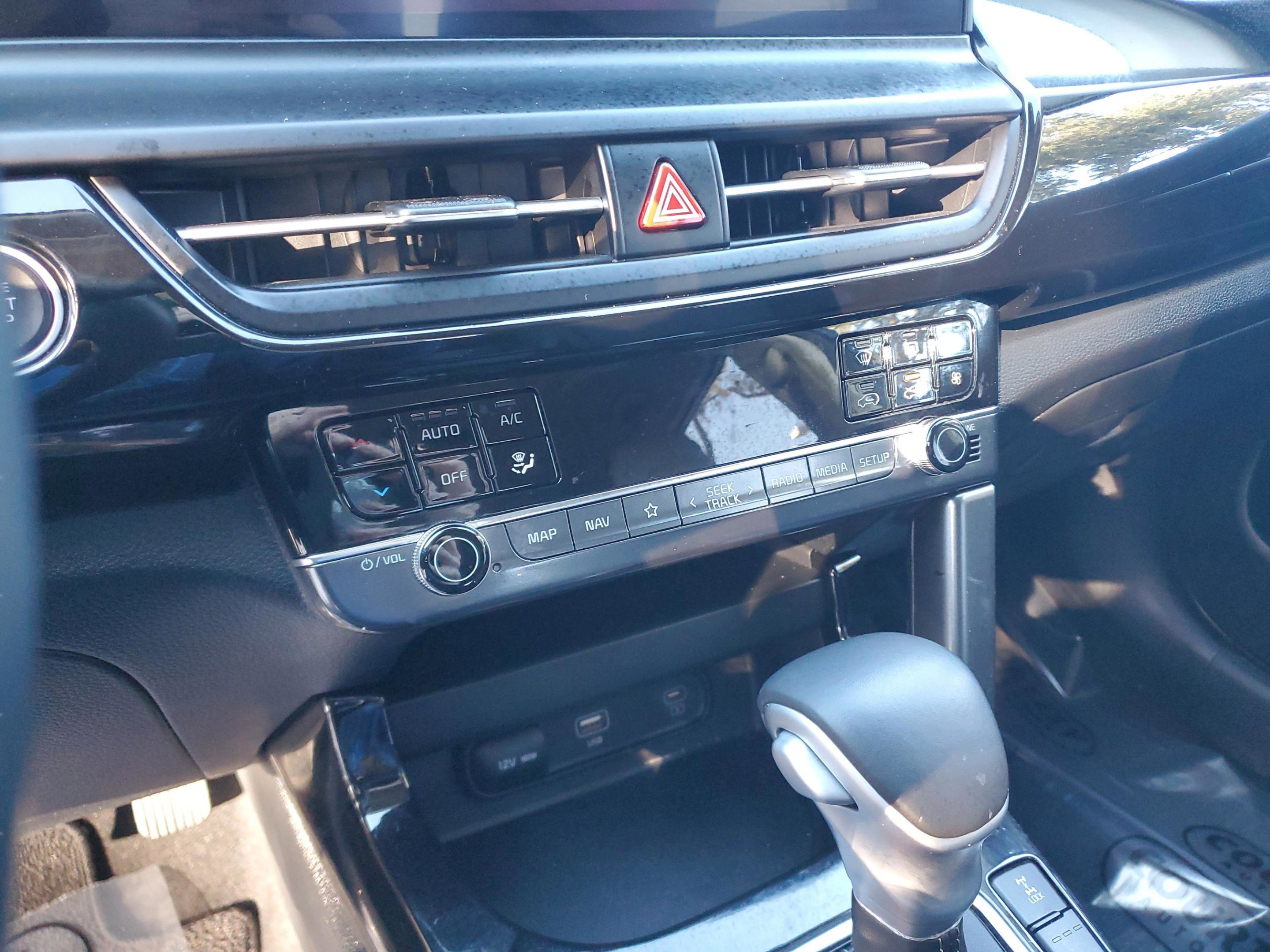 Certified 2024 Kia Seltos X-Line image 24