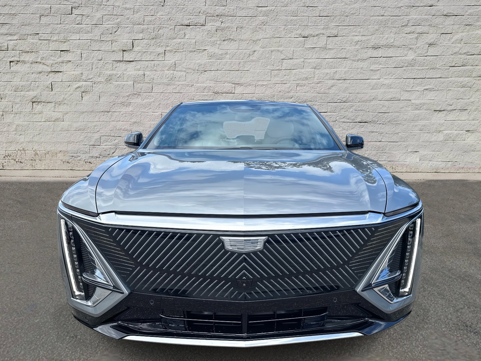 New 2026 Cadillac Lyriq Luxury image 2