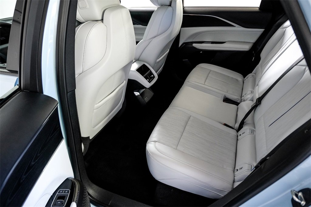 Used 2024 Cadillac Lyriq Luxury image 40