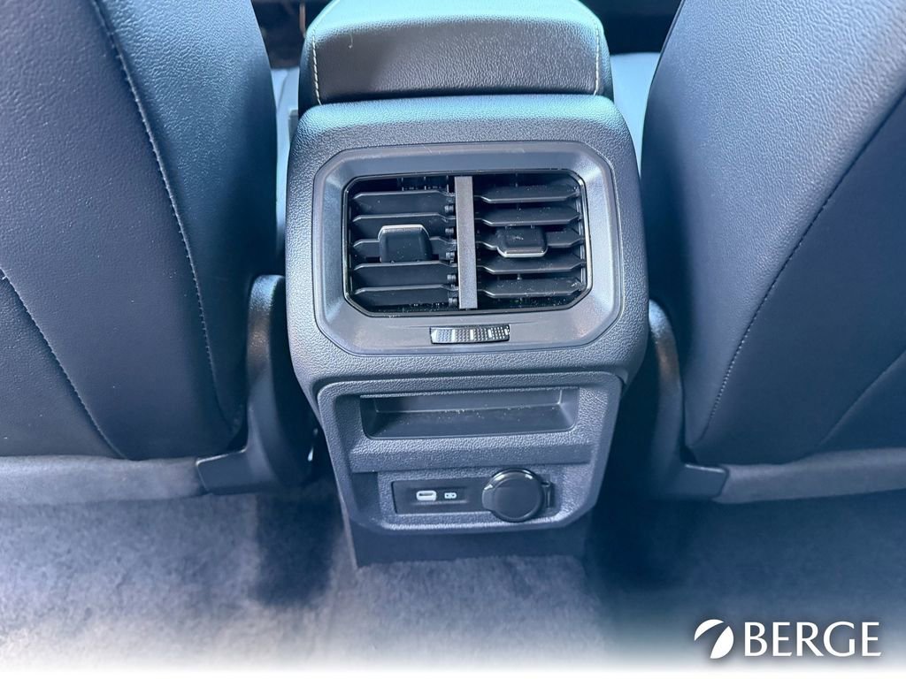 Used 2024 Volkswagen Tiguan Wolfsburg Edition image 19