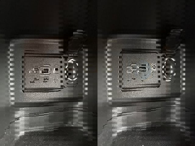 Used 2023 Chevrolet Equinox LT image 32