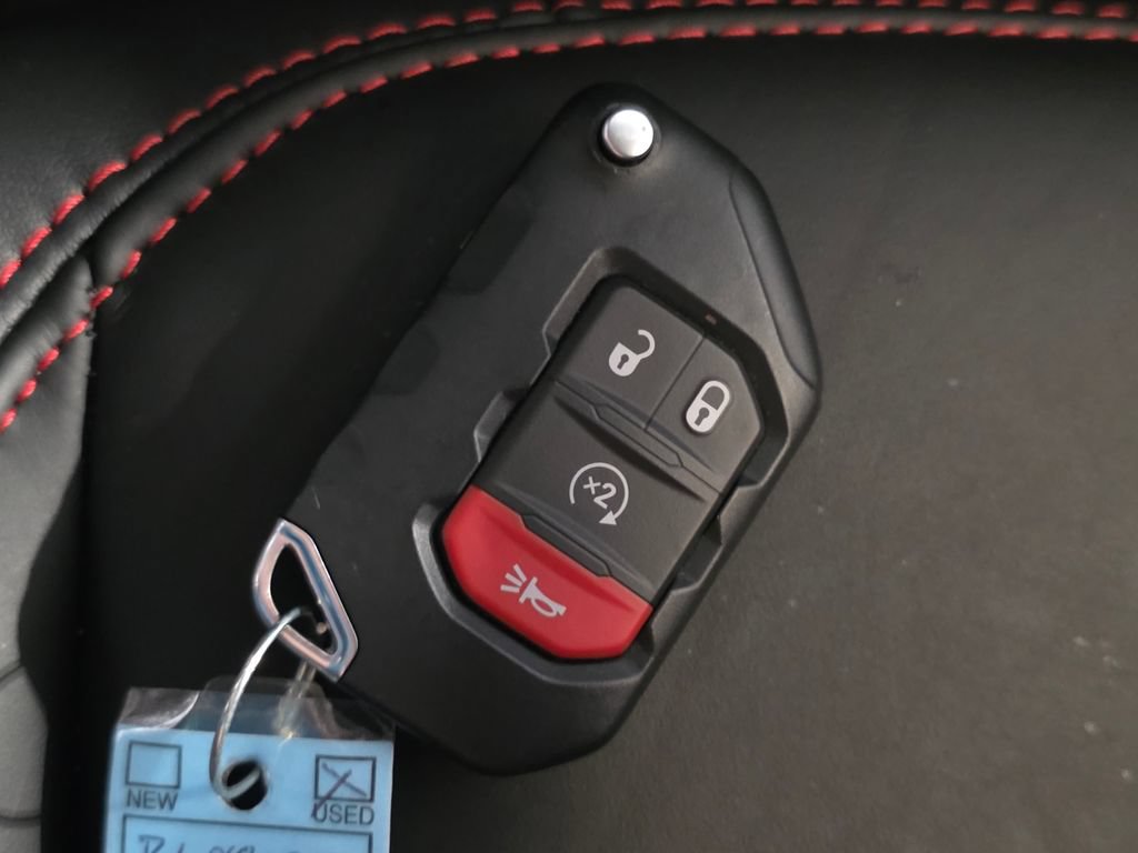 Used 2026 Jeep Wrangler Unlimited Rubicon AWD/4WD image 34