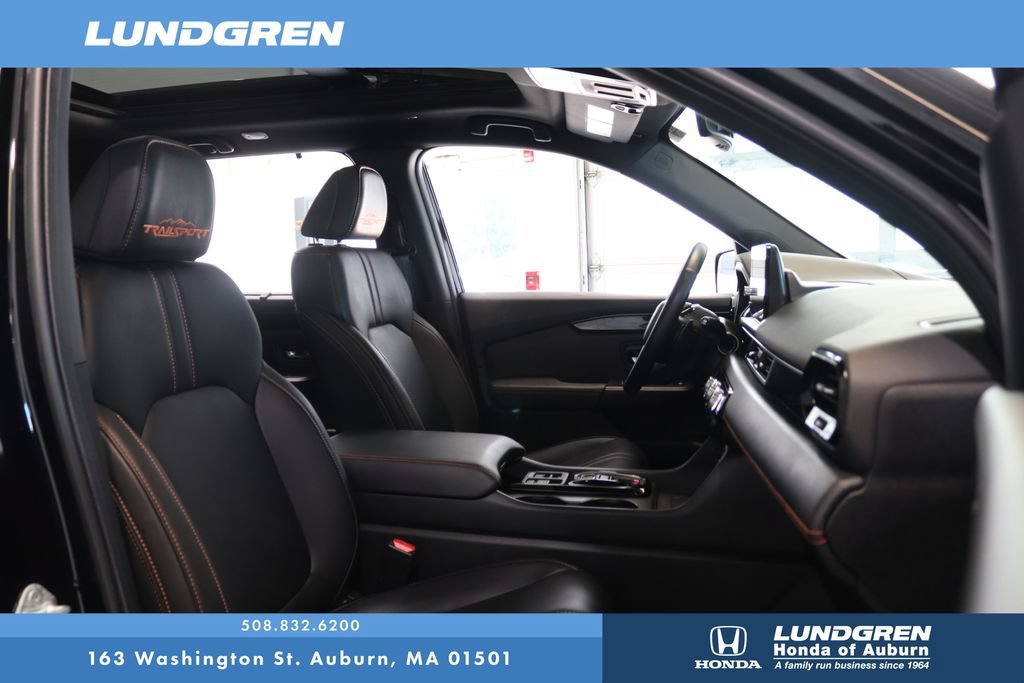 Used 2025 Honda Pilot TrailSport image 18