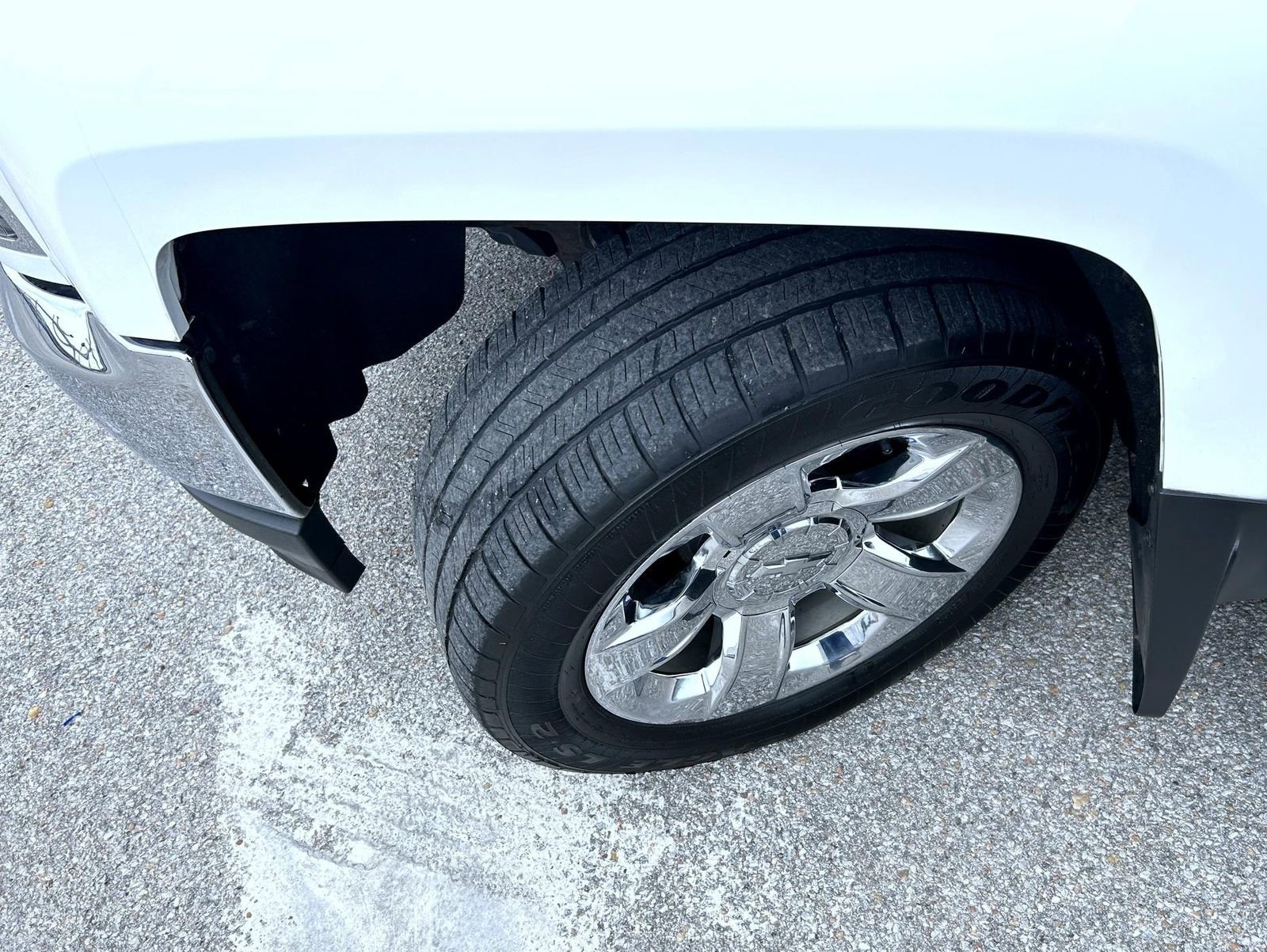 Certified 2018 Chevrolet Silverado 1500 LTZ w/ Sport Package image 23