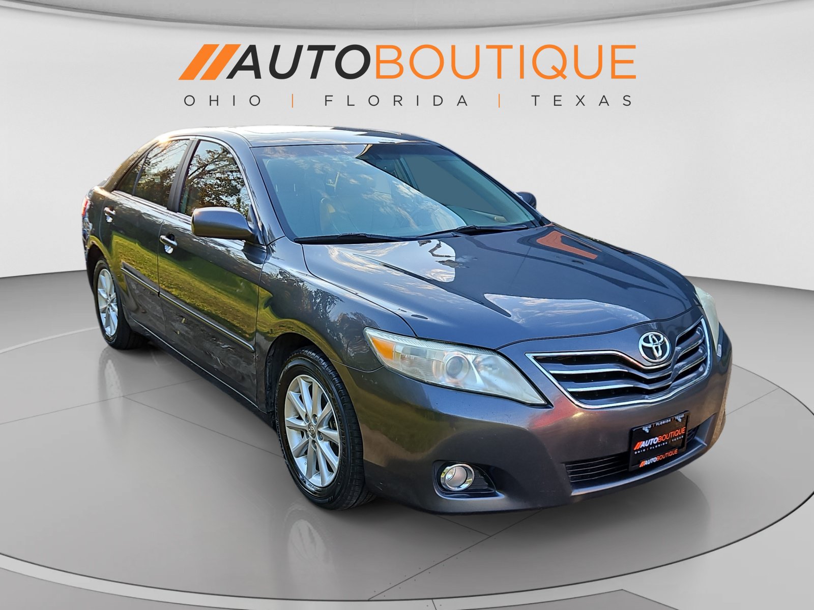 Used 2011 Toyota Camry XLE w/ SE/XLE Extra-Value Pkg FWD image 6