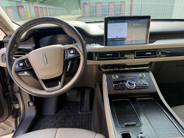Used 2020 Lincoln Aviator Reserve w/ Equipment Group 201A AWD/4WD image 17