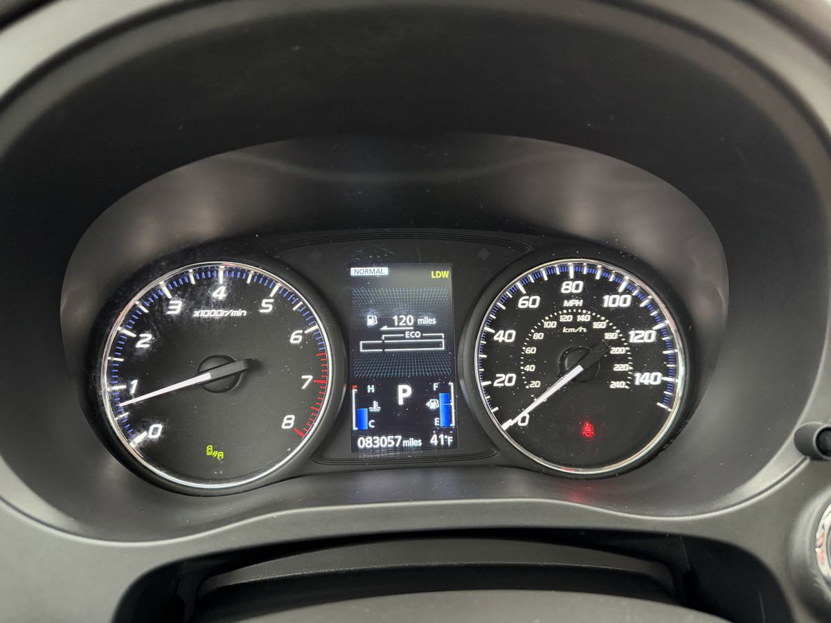 Used 2018 Mitsubishi Outlander SEL image 27