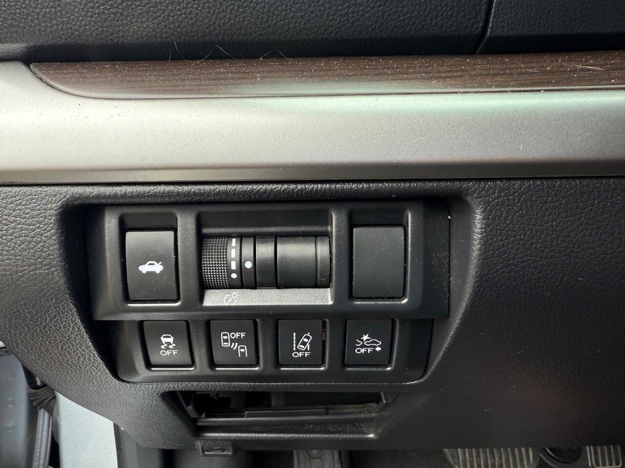 Used 2018 Subaru Legacy 3.6R Limited AWD/4WD image 19