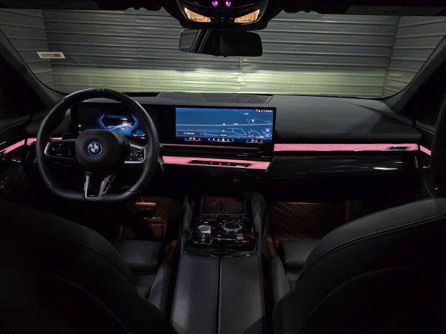Used 2026 BMW i5 eDrive40 w/ M Sport Package image 11
