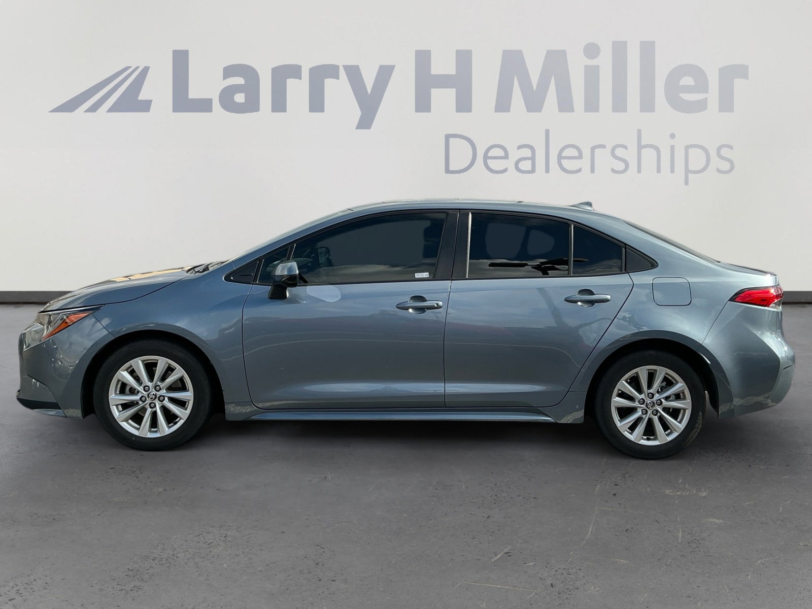 Certified 2023 Toyota Corolla LE image 2