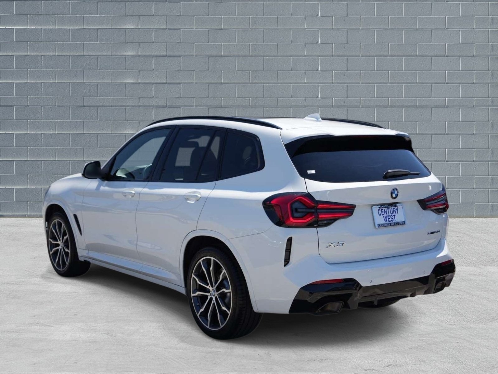 Used 2023 BMW X3 sDrive30i w/ M Sport Package RWD image 3
