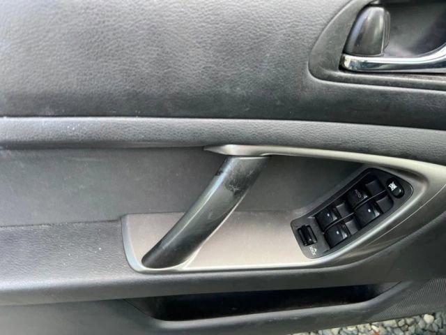 Used 2005 Subaru Outback 2.5i image 11