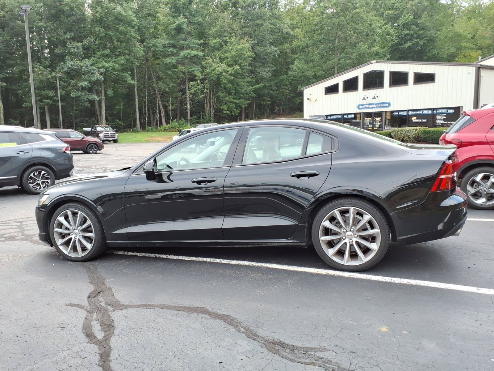 Used 2020 Volvo S60 T6 Momentum w/ Protection Package AWD/4WD image 3