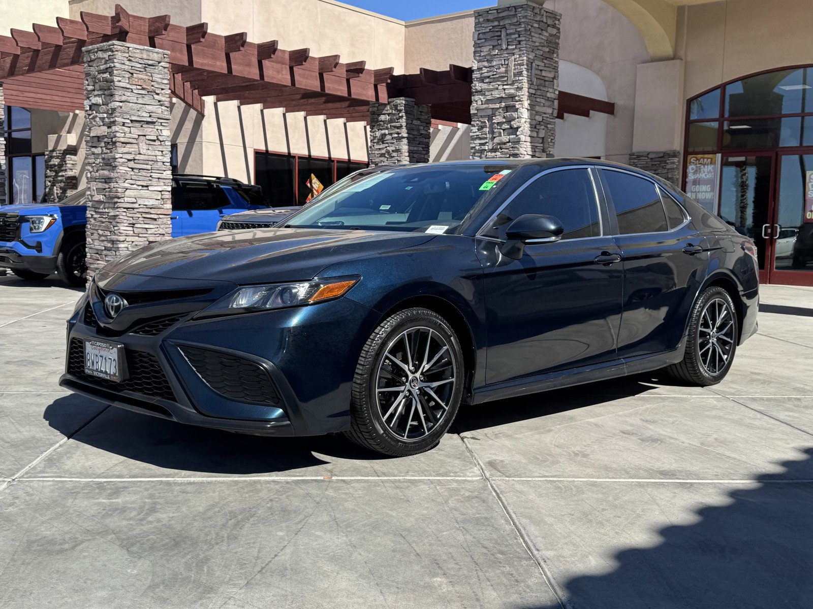Used 2021 Toyota Camry SE w/ Convenience Package image 3