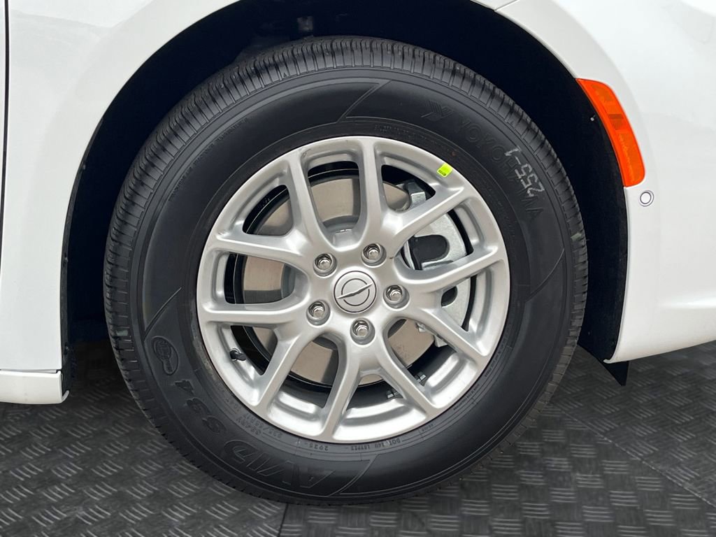 New 2026 Chrysler Pacifica Select image 23