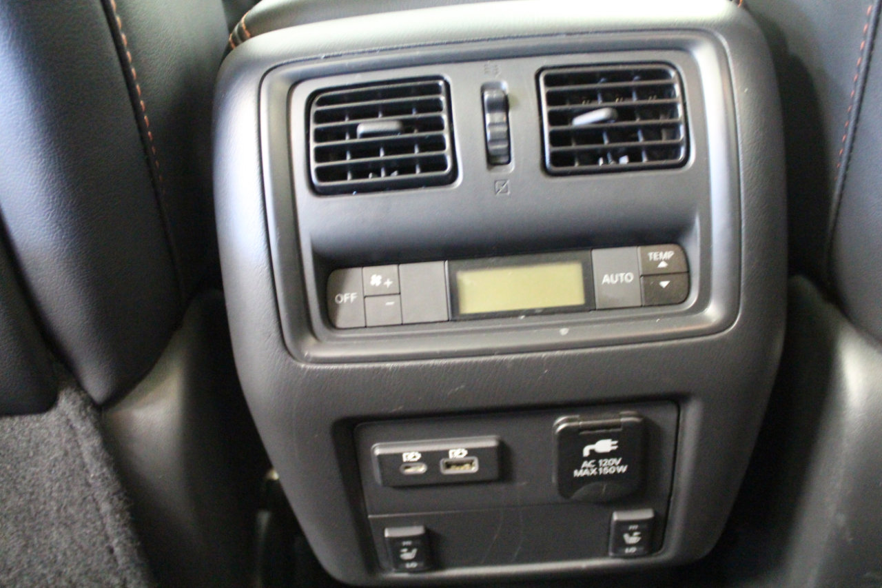 Used 2019 Nissan Pathfinder SL image 24