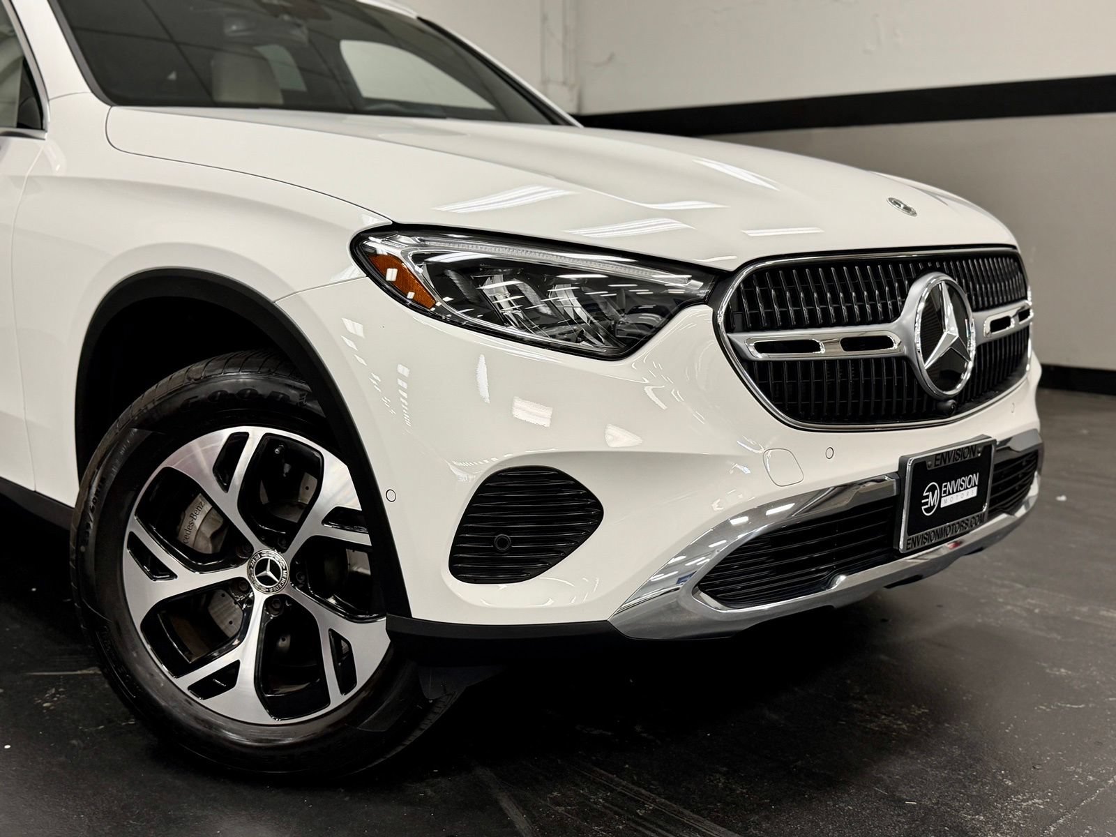 Used 2026 Mercedes-Benz GLC 350e 4MATIC image 3