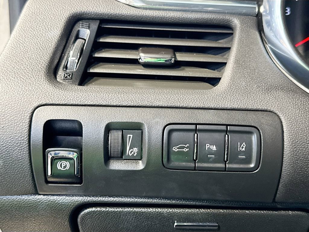 Used 2019 Chevrolet Impala Premier w/ Premier Confidence Package FWD image 18