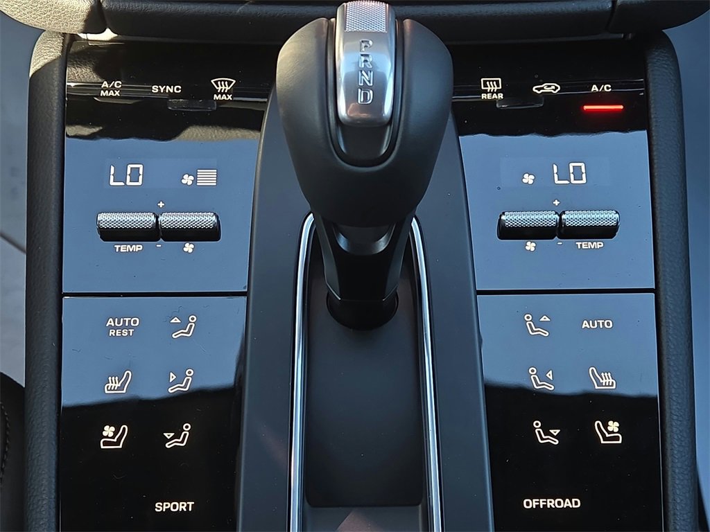 New 2026 Porsche Macan image 13