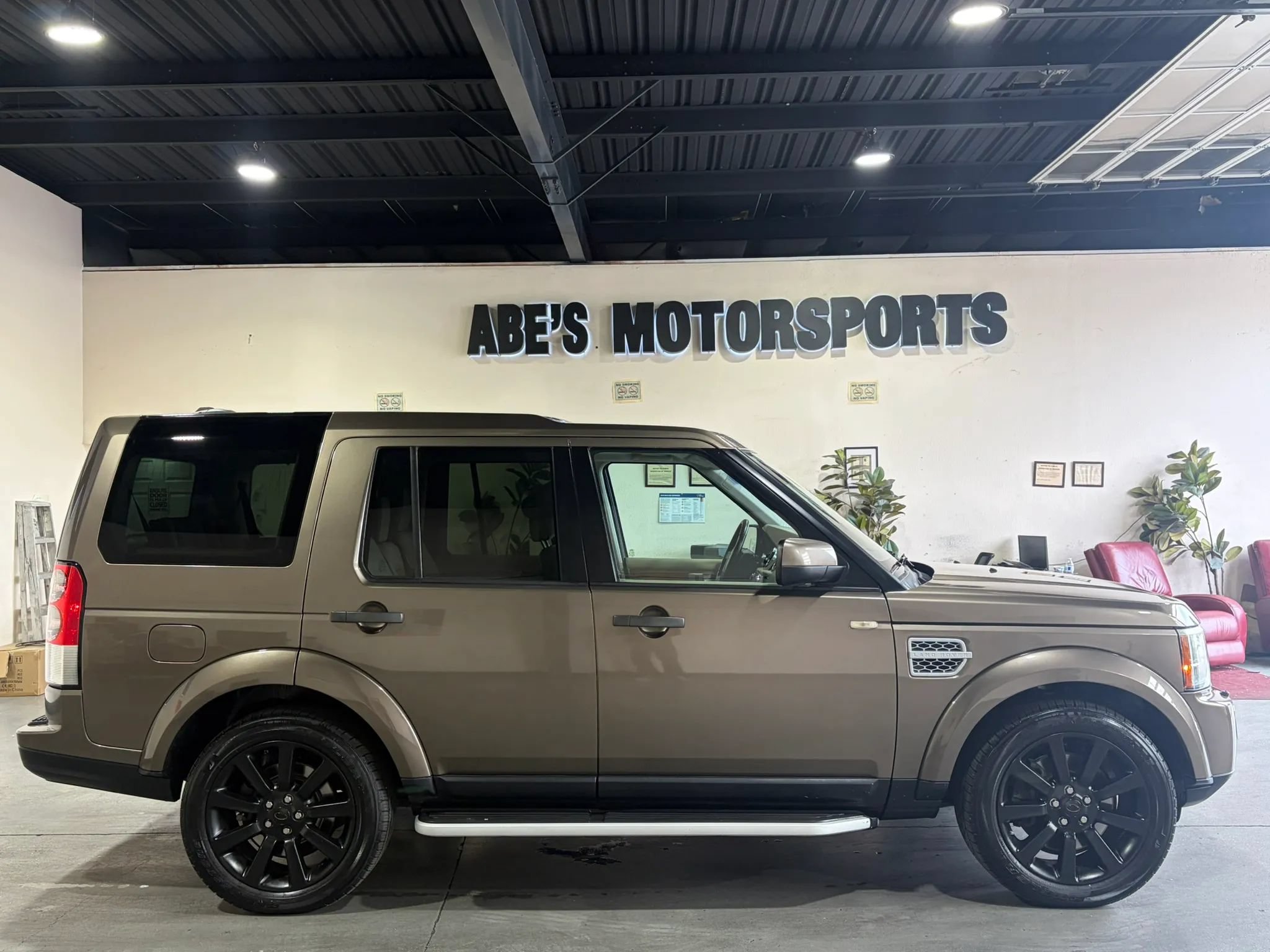Used 2011 Land Rover LR4 HSE AWD/4WD image 9